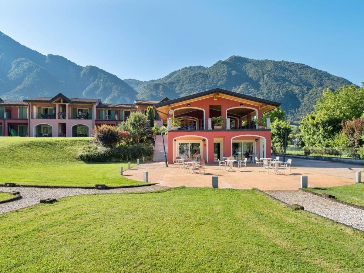 Spacious Apartment In Idro With Shared Pool Crone Eksteriør billede