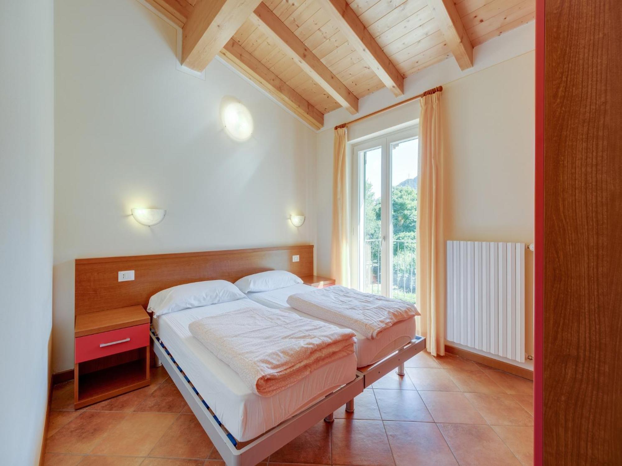 Spacious Apartment In Idro With Shared Pool Crone Eksteriør billede