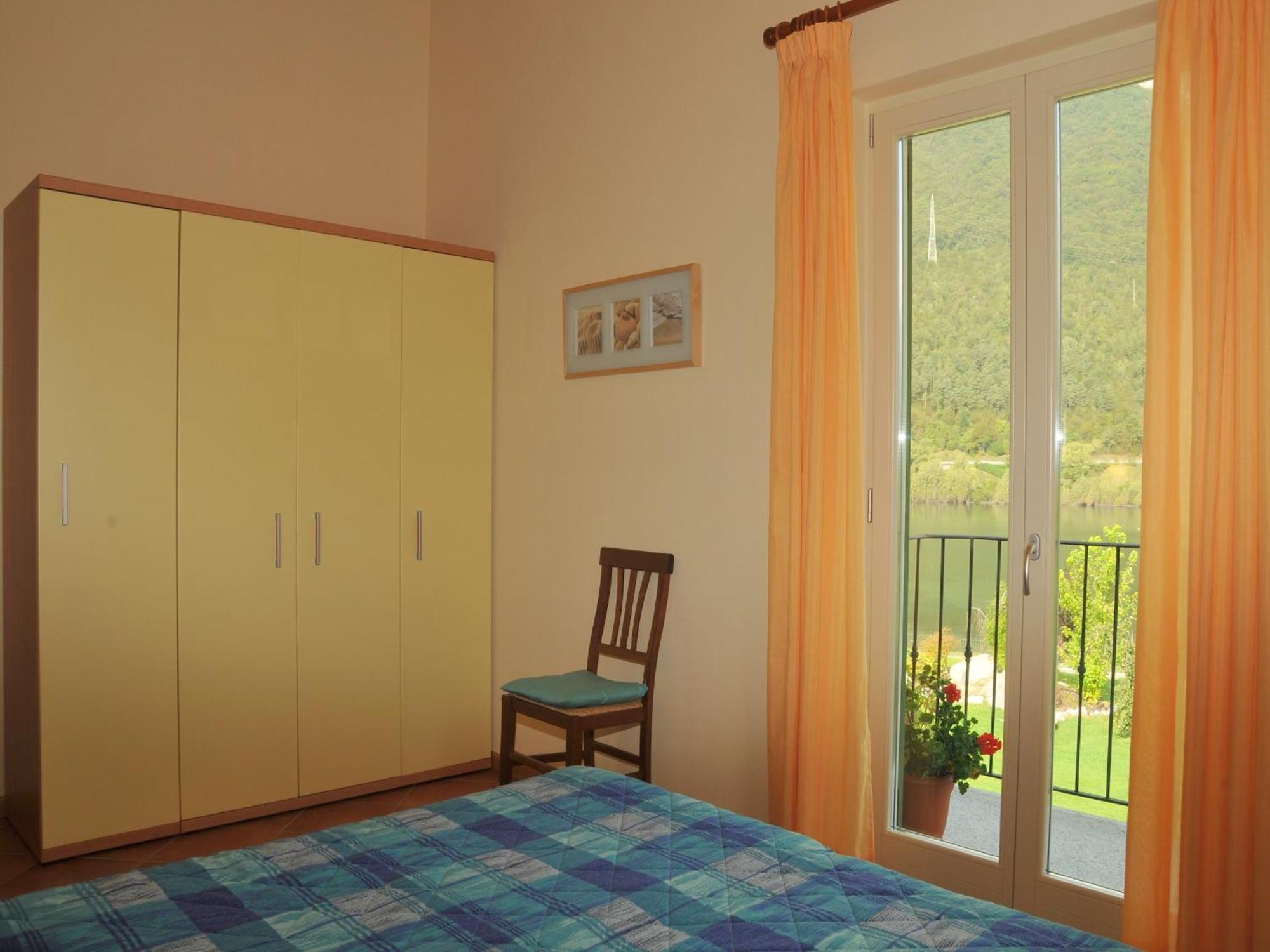 Spacious Apartment In Idro With Shared Pool Crone Eksteriør billede
