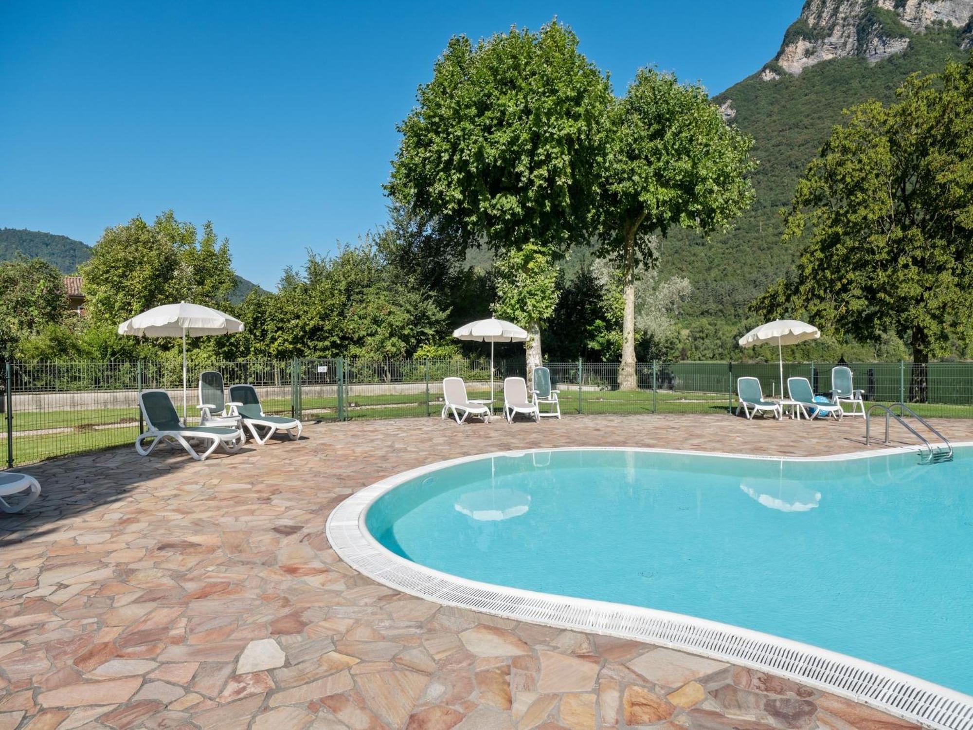 Spacious Apartment In Idro With Shared Pool Crone Eksteriør billede